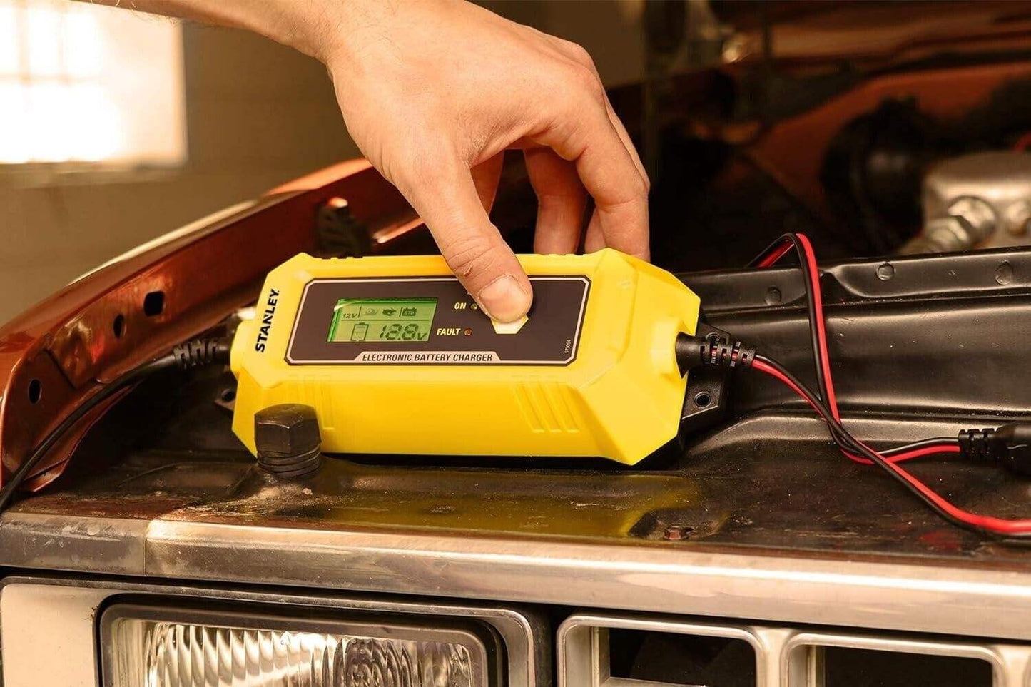 STANLEY Car Battery Charger